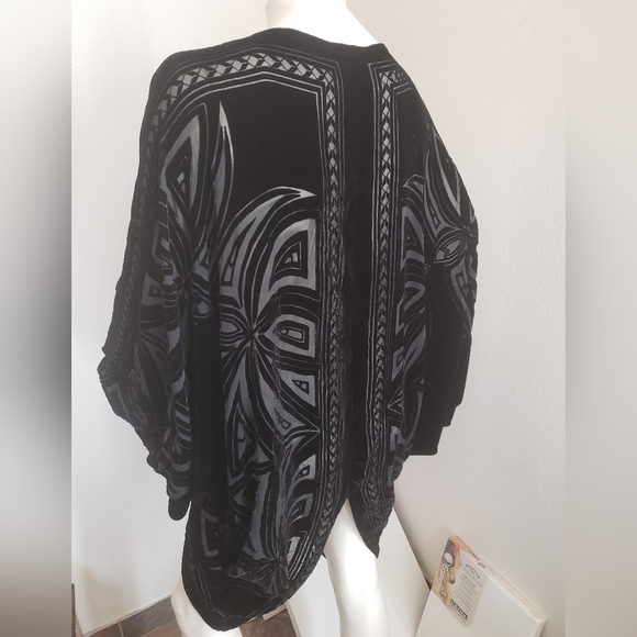 Charles and Patricia Lester couture velvet burnout wrap - Picture 4 of 4